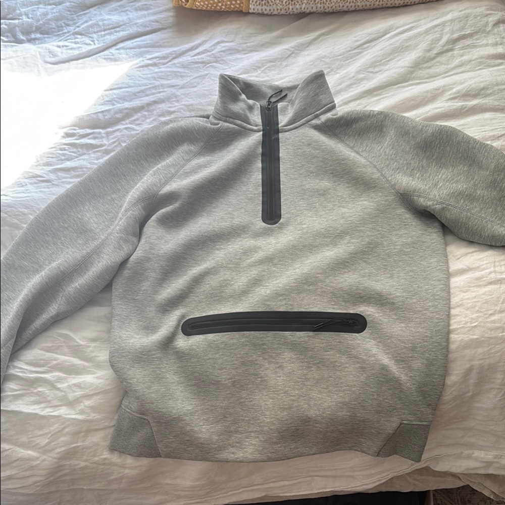 Tech Fleece Nike Gray Zip Up Sweater with Sporty Design
